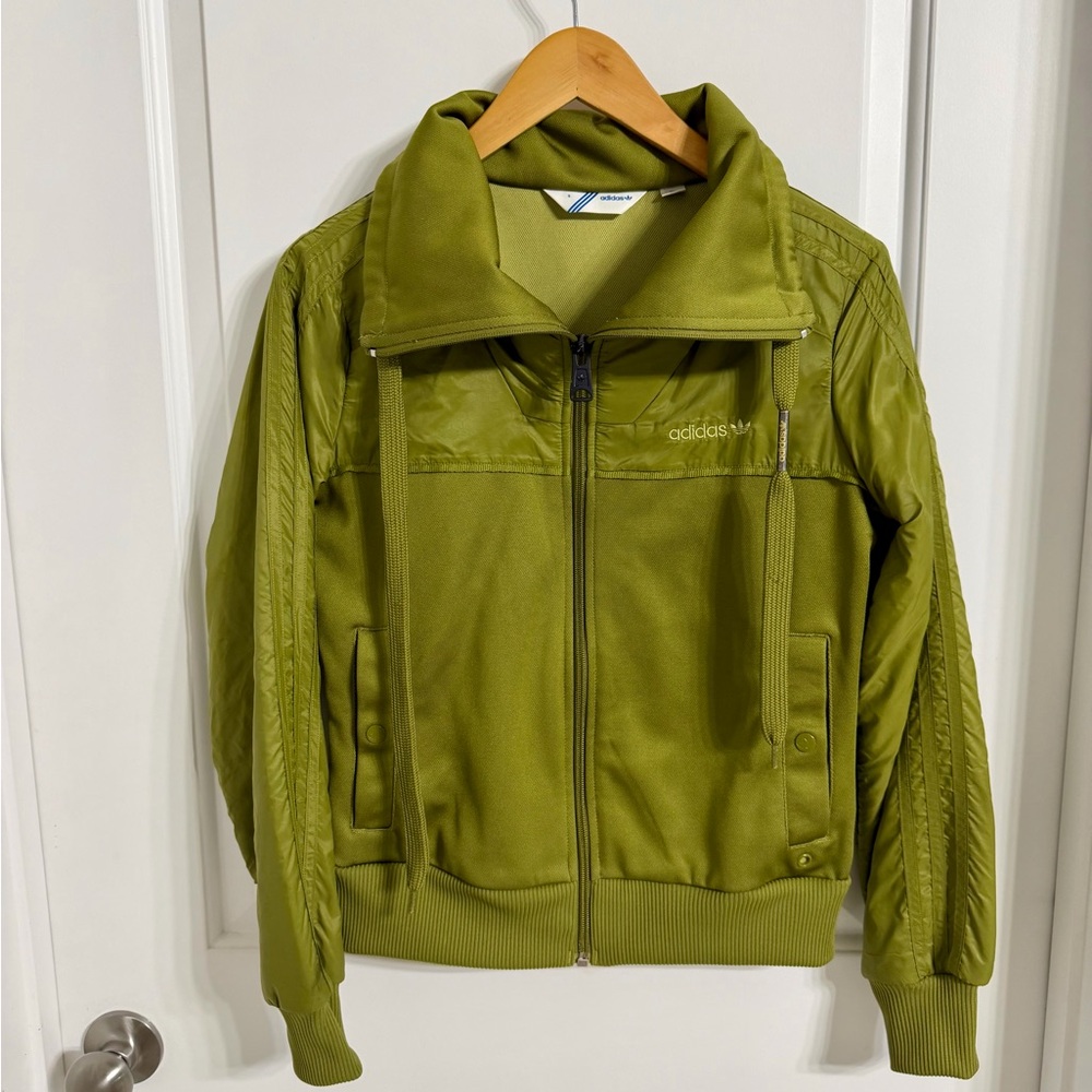 Adidas 🤍Movement 💚Used good condition 🤍Khaki Green Track Jacket